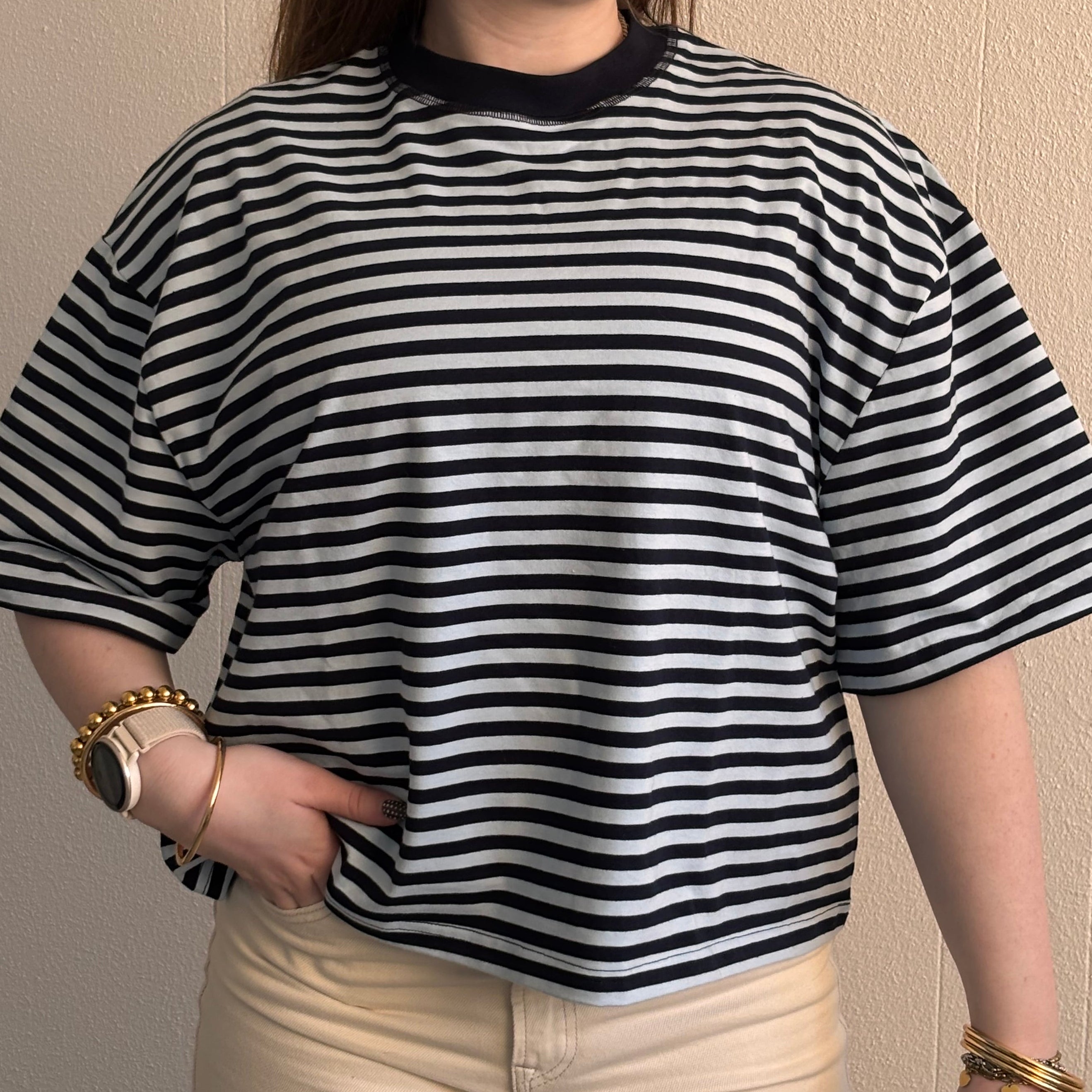 Dark blue striped top